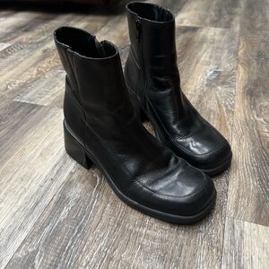 Vintage 90s Black Leather Square Toe Ankle Boots Minimalist Chunky Heel Size 8